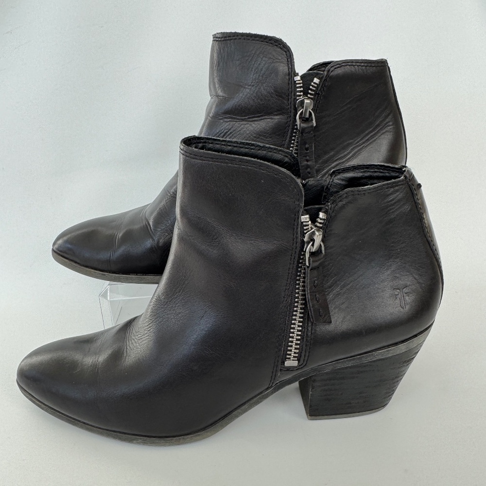 Frye Women's Judith Double Zip Heel Block Ankle Booties Black Leather Sz 9M
